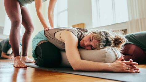 Positions to Help Period Cramps: Yoga, Sleep & Sitting Positions Help Period Cramps, Yoga Sleep, Period Cramp Relief, Menstrual Cramp Relief, How To Help Nausea, Stomach Cramps, Cramps Relief, Period Cramps, Leg Cramps