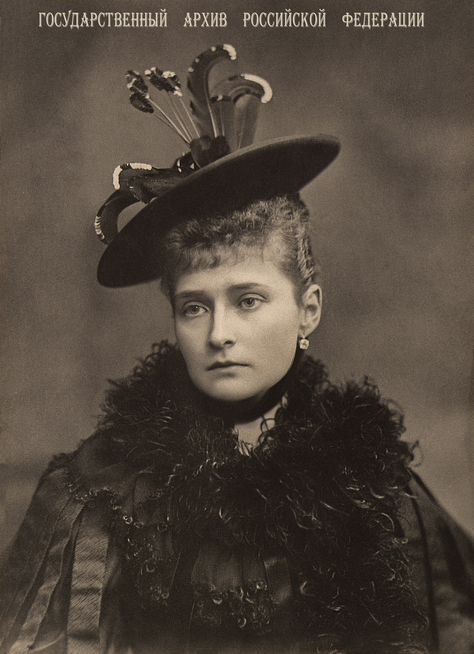 https://flic.kr/p/Yzoxd1 | Princess Alix of Hesse .1892. Tsarina Alexandra, Empress Alexandra Feodorovna, Empress Alexandra, Queen Victoria Prince Albert, Alexei Romanov, Romanov Sisters, Nicolas Ii, House Of Romanov, Alexandra Feodorovna