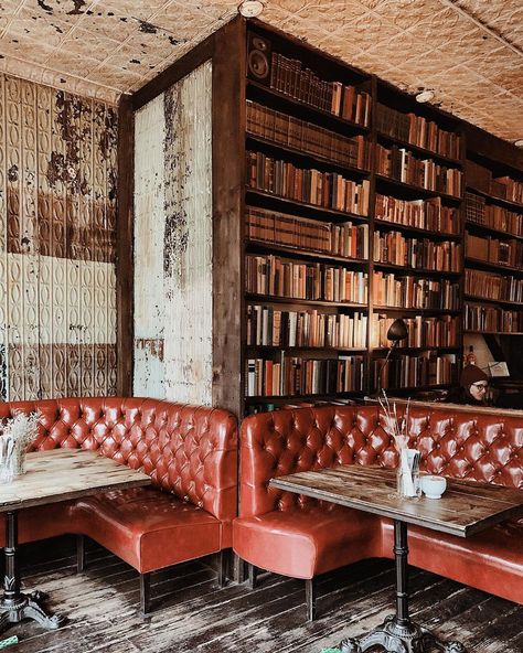 Moody Bookstore Aesthetic, Moody Bookstore, Boozy Bookstore, Cafe Bookstore Aesthetic, Bookstore Bakery, Cozy Bookstore Aesthetic, Bookshop Design, Bookstore Coffee Shop, Stream Background