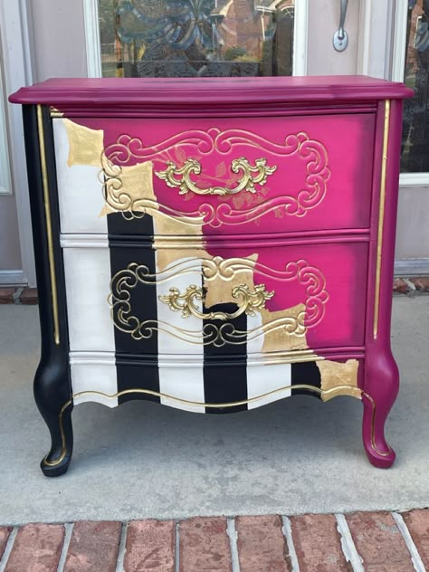 Buffalo Check Painted Furniture, Refurbished Painted Furniture, Funky Painted Furniture Diy Art & Craft, Cool Painted Furniture, Diy Painted Dresser Ideas, Funky Bedroom Furniture, Funky Painted Furniture Ideas, Diy Furniture Painting Ideas, Unique Painted Furniture