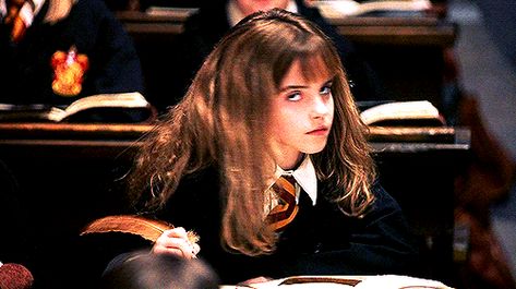 Hermione Gif, Harry Potter Play, Emma Watson Harry Potter, Harry Porter, Annoying People, Harry Potter Pin, Harry Potter Gif, Harry Potter Hermione, Harry Potter Pictures