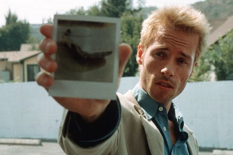 Memento Movie, Nolan Film, Film Thriller, Guy Pearce, Mulholland Drive, Good Movies On Netflix, Movie Plot, Edward Norton, Tyler Durden