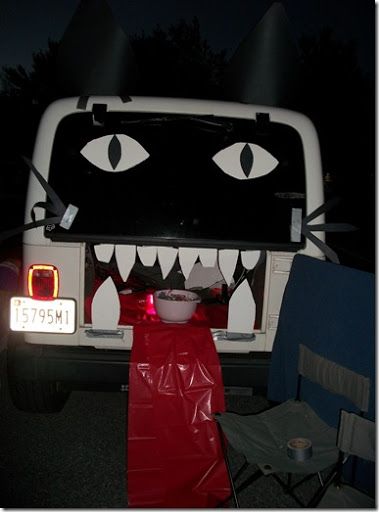 Jeep Trunk Or Treats, Trunker Treat Ideas, Trunk Or Treat Ideas, Fall Stuff, Fall Deco, Jeep Stuff, Treat Ideas, Trunk Or Treat, Car Ideas