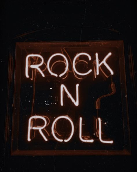 Asthetic Playlists Cover, Classic Rock Aesthetic, Rock And Roll Aesthetic, Rockstars Gf, Rock N Roll Aesthetic, Rosé Core, 1980 Toys, Rock Aesthetic, Rockstar Aesthetic