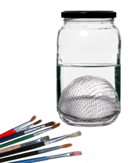 'Create Your Own Paint Brush Cleaning Container...!' (via HubPages) Cleaning Oil Paint Brushes, Cleaning Oil Paintings, Paint Brush Cleaning, Home Art Studios, Nyttige Tips, Cleaning Paint Brushes, Oil Paint Brushes, Art Studio Space, Art Studio Organization