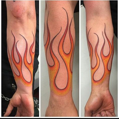 Hot Rod Flames, Flame Tattoos, Galaxy Tattoo, Leo Tattoos, Fire Tattoo, Flame Art, Creepy Tattoos, Hand Tattoos For Guys, Old School Tattoo