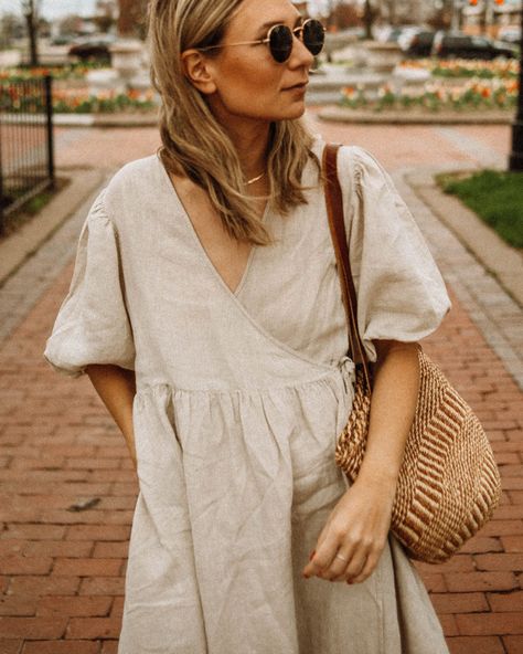 Classic Linen Outfits, Sweet Style Outfits Girly, Dress With Tshirt, Slow Fashion Style, Linen Dress Outfit, Hipster Outfits Summer, Karin Emily, Linen Looks, Summer Linen Outfits