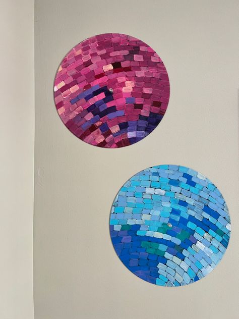 Disco Ball Record Painting, Vinyl Record Decor, Record Painting Ideas, Painted Records, Vinyl Paintings, Painted Vinyl Records, Record Painting, Painted Vinyl, Vinyl Record Art