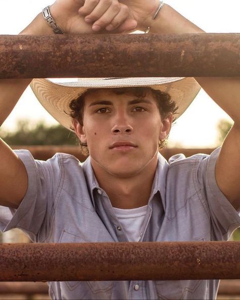 25 Unique & Creative Senior Picture Ideas for Guys Jaxen Wright, Creative Senior Picture Ideas, Guy Senior Poses, Farm Senior Pictures, Senior Picture Ideas For Guys, Boy Senior Portraits, Senior Year Pictures, Creative Senior Pictures, Senior Portraits Male