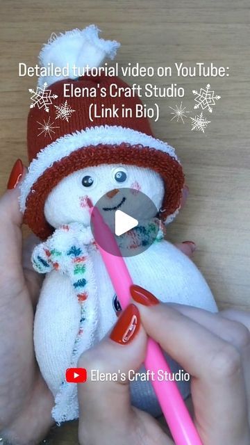 Elena's Craft Studio on Instagram: "How to make a Snowman with socks and rice ☃️ You can find more creative ideas on YouTube: Elena's Craft Studio (link in bio)
❄️
❄️
❄️
#diy #diysnowman #crafts #winterdecor #christmasdecor #snowman #socksnowman #xmasdecor #elenascraftstudio" Yarn Snowman Diy, Sock Snowman Craft For Kids, Snowman Sock Craft, Sock Snowman Diy, Sock Snowmen With Rice, Snowman Decorating Ideas, Diy Sock Snowman, Christmas Snowman Crafts, Easy Snowman Crafts