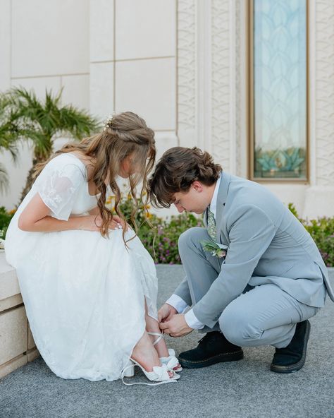 the decker’s 💛 • • bridal photos like these are exactly why I encourage my lds couples to book a separate bridal session apart from their wedding day! temple exits can be hectic, and typically there’s not a lot of room to take intentional time and focus on photos of just you & your love. bridals sessions are not only perfect for documenting your first look, but for taking the stress off of bridal photos on your actual day too 🫶🏻 it was so nice to walk around the temple ground with madison ... Christian Wedding Pictures, Lds Wedding Photos, Wedding Planning Pictures, Temple Wedding Photos, Lds Temple Wedding, Dream Marriage, Lds Temples Wedding, Lds Wedding, Pre Wedding Poses