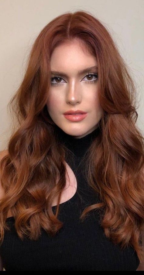 Cara Core Aesthetic, Ginger Hair With Brown Eyes, Hair Color Amber, Dreamy Aesthetic Fashion, Red Hair Pale Skin, Dark Ginger Hair, Red Hair Brown Eyes, Wall Clock Decor Ideas, Clock Decor Ideas