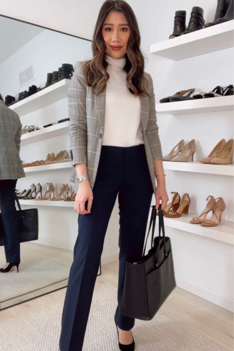 Grey Blazer Outfit Work, Casual Blazer Outfit Women, Law Outfits, Office Wear Women Work Outfits, Plaid Blazer Outfit, Stylish Office Wear, Outfits Formal, Business Dress Women, Teacher Fashion