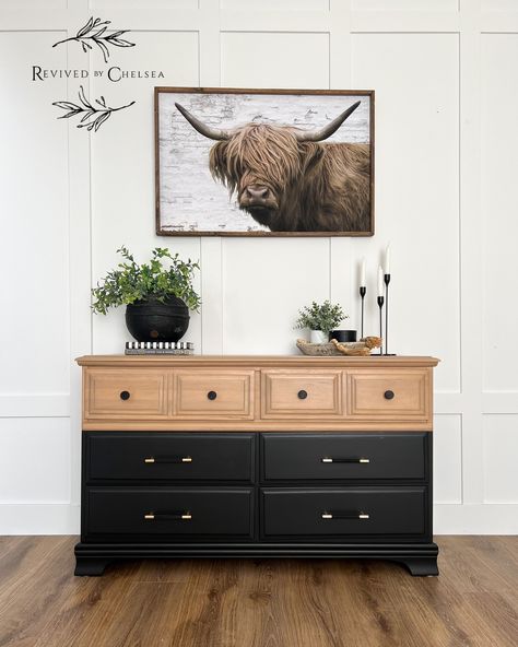 • • SOLD • • I love these maple dressers. This piece needed a bit of work but nothing a bit of elbow grease and repair magic couldn’t fix! I straightened out the base and I absolutely LOVE this new hardware on it. Oh, and let’s not disregard that stunning wood grain on top 😍 Finished in coal black by @fusionmineralpaint. DID I MENTION I HAVE MATCHING NIGHTSTANDS?! Stay tuned for the next post! 50Wx29.5H $650 • Pickup Leduc • Delivery available for a fee • 25% non refundable deposit r... Wood Nightstands, Dresser Redo, Matching Nightstands, Black Dressers, Oak Dresser, 6 Drawer Dresser, Wood Drawers, Wood Nightstand, The Cottage