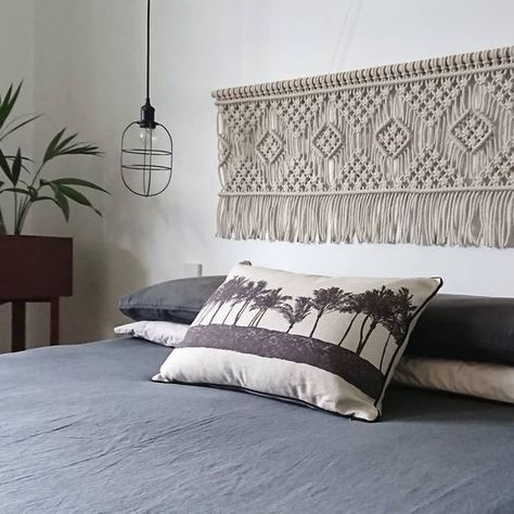 Macrame Bedroom Ideas, Macrame Headboard Diy, Macrame Bed Headboard, Headboard Macrame, Macrame Bed, Macrame Headboard, Diy Boho Decor, Macrame Wall Decor, Macrame Wall Hanging Patterns