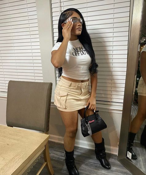 Tan Skirt Outfit Ideas, Khaki Mini Skirt Outfit Black Women, Tan Skirt Outfit Black Women, Mini Skirt Outfits Black Women, Khaki Skirt Outfits Black Women, Tan Skirt Outfit, Tan Skirt Outfits, Khaki Skirt Outfits, Skirt Outfit Black Women