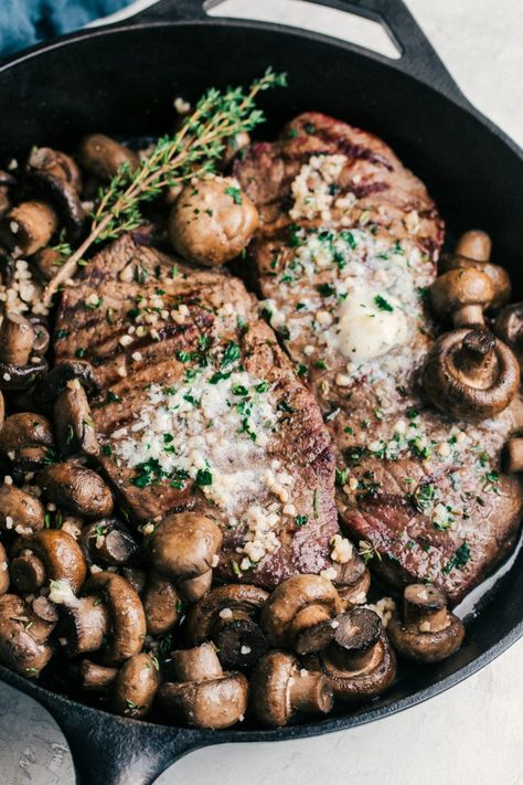 Top Sirloin Medallion Steak Recipes, Sirloin Filet Recipe, Petite Sirloin Steak, Top Sirloin Steak Recipe, Mushroom Skillet, Sirloin Recipes, Filet Recipes, Sirloin Steak Recipes, Top Sirloin