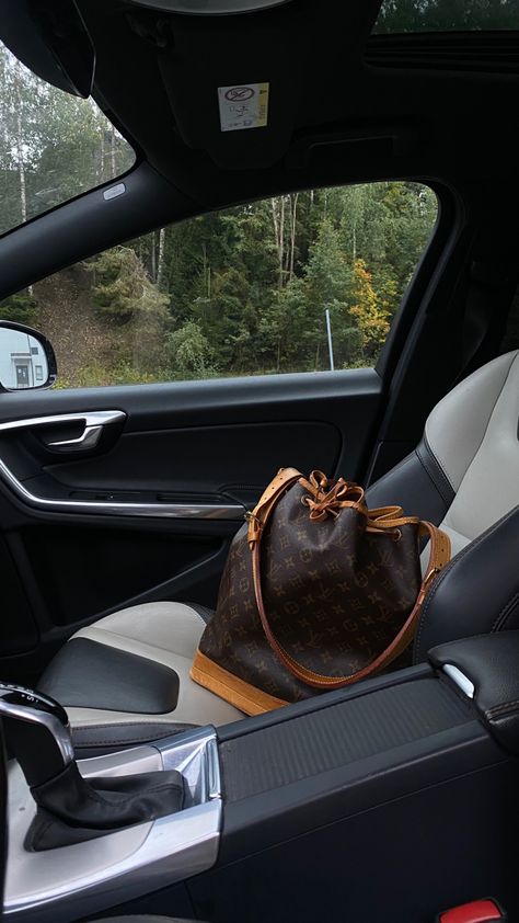 Louis Vuitton Noe Gm, Louis Vuitton Old Money, Louis Vuitton Bag Aesthetic, Louis Vuitton Sac Noe, Louis Vuitton Noe Bag, Louis Vuitton Monogram Bag, Luxury Lifestyle Girly, Aesthetic Bags, Car Bag