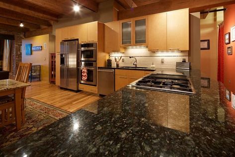 Modern Granite Countertops, Kitchen Cabinets Brown, Uba Tuba Granite Countertops, Bathroom Ideas Brown, Gold Granite Countertops, Tan Brown Granite, New Kitchen Countertops, Uba Tuba Granite, Kitchen Countertops Ideas