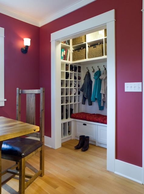 Closet Turned Mudroom, Coat Closet Makeover, Coat Closet Ideas, Diy Kast, Small Coat Closet, Front Hall Closet, Mudroom Closet, Front Closet, Coat Closet Organization