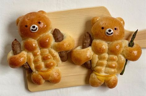 Buff Bodybuilding Bears Made Out of Bread Gingerbread Cookies Aesthetic, Cookies Aesthetic, Cute Snacks, Kawaii Food, Cute Desserts, Food Humor, Cafe Food, Interesting Food Recipes, Pretty Food