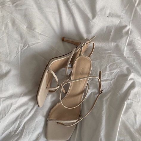 Heels Aesthetic, Beige Sandals, Cream Aesthetic, Beige Heels, Shoe Inspo, Aesthetic Shoes, Beige Shoes, Beige Aesthetic, Shoe Obsession