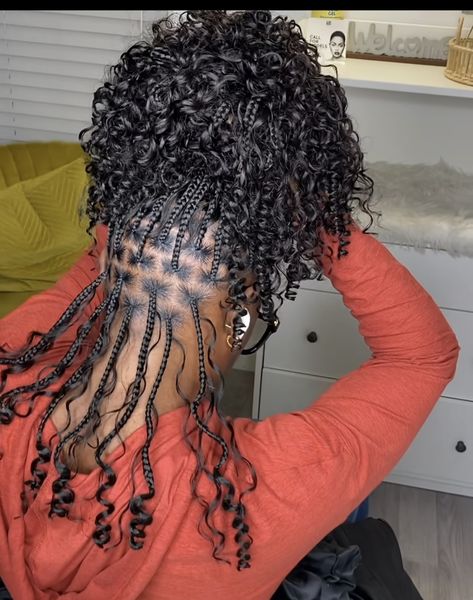 Curly Braid Hairstyles For Black Women, Short Bohieman Knotless Box Braids, Small Short Knotless Braids With Curls, Boho Knotless Braids Extra Curls, Cute Fall Hairstyles For Black Women, Plaits With Curly Ends, Boho Senglanese Twists, Knotless Box Braids Medium Short, Summer Braids Black Women