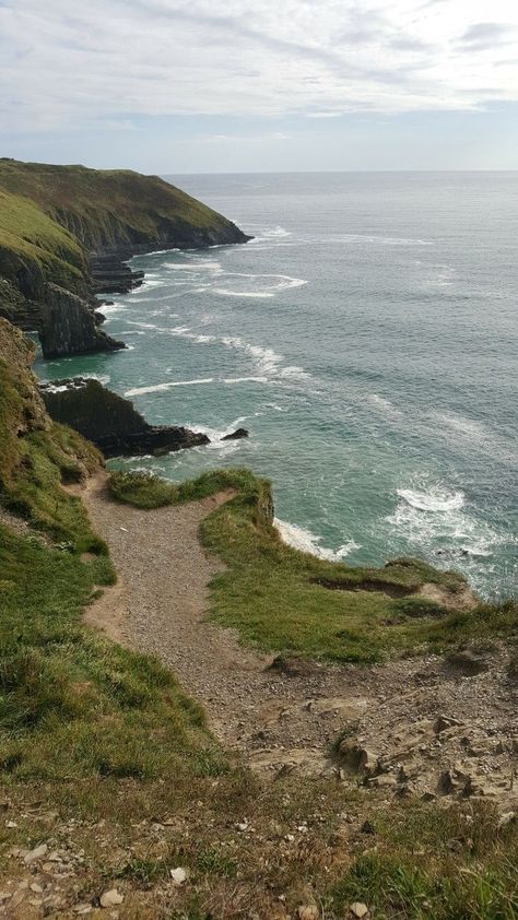 #trekking #sunset #beach #travelling #fun #mountain #photo #life #holiday #landscapephotography #art #ig #traveltheworld #bhfyp #getoutside #hike #wildlife #tourism #like #sea #sky #happy #traveler #forest #ocean #lifestyle #follow #hikingadventures Old Head Of Kinsale, Ireland Phone Wallpaper, Cork Aesthetic Ireland, Ireland Wallpaper Aesthetic, Ireland Cork Aesthetic, Ireland Travel Photos, Irish Island Aesthetic, Travel Aesthetic Scotland, Old Scotland Aesthetic