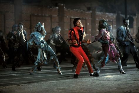 Michael Jackson Thriller (1983) Michael Jackson Thriller Dance, Michael Jackson Zombie, Thriller Dance, Thriller Video, Pop Goes The Weasel, Monster Book Of Monsters, Michael Jackson Thriller, Zombie Art, Zombie Costume