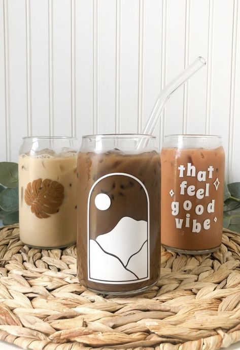 Top 30 Unique Glass Cups with Cool Designs on Amazon Amazon Glass Cups, Glass Cup Vinyl Ideas, Cafe Cup Design, Coffee Glass Cup Design, Glass Mugs With Vinyl, Drink Cup Design, Glass Cups With Vinyl, Cute Glass Cups, Cool Cups