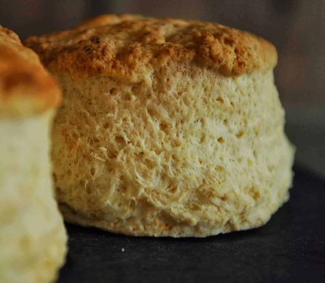 Celebrity Chef Recipes, Make Biscuits, Beard Cream, Easy Biscuit Recipe, Southern Biscuits, Cream Biscuits, House Big, Biscuits Easy, Bread Snacks