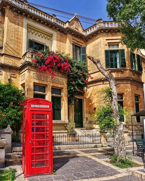 #Malta #Rabat #Saqqajja Beautiful Victorian Houses at is-Saqqajja Rabat, Malta Rabat Malta, Malta House, Pretty Houses, Malta Travel, Apartment Layout, Dream Places, Victorian Houses, Pretty House, Cafe Design