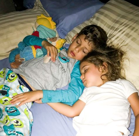 Sweet, sweet children. I love you with all my heart but we need to talk about your sleep or lack thereof! Anyone else have children who wake constantly overnight? I remember the nights I woke hourly to one child or another. A breast feeding mama with a working hubby. Hello sleepless nights! I don’t miss you with any part of my heart. You will only understand this exhaustion when you’ve been there. So I want to tell you a little secret mama, on how I got my nights back. There’s no more hoping, wi Sleep Hug, Girls Haircut, Vision Goals, Sleeping Boy, Oils For Sleep, 8 Hours Of Sleep, Call My Friend, Kids Talking, Girl Haircut