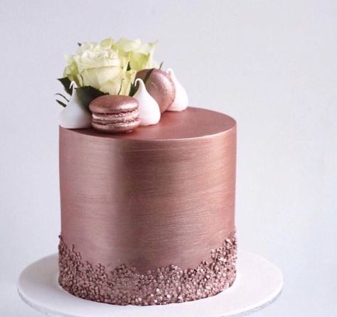 We are loving the beautiful simplicity of this metallic rose gold cake by @jycakedesigns ✨✨ #weddingdessert #weddingcake #rosegoldwedding… Metallic Cake, Rose Gold Wedding Cakes, Rose Gold Cake, Marble Cake, Gold Cake, Pink Cake, Drip Cakes, Wedding Desserts, Fancy Cakes