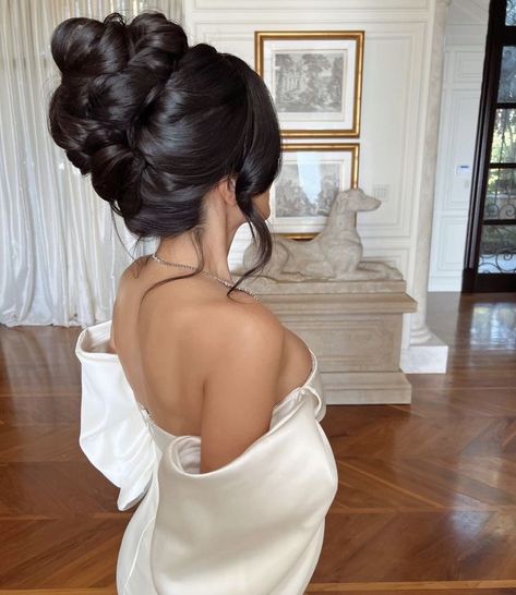 Guest Hair, Bridal Hair Inspiration, Bridal Hair Updo, Elegant Wedding Hair, Quince Hairstyles, Long Hair Wedding Styles, Wedding Hair Inspiration, Ținută Casual, Bridal Hair And Makeup