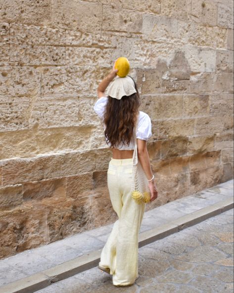 #mediterranean #mediterraneanstyle #mallorca #spain Mediterranean Aesthetic Fashion, Mediterranean Fashion, Mallorca Fashion, Mallorca Summer, Sarah May, Mediterranean Aesthetic, Wild Fashion, Mediterranean Summer, Mallorca Spain