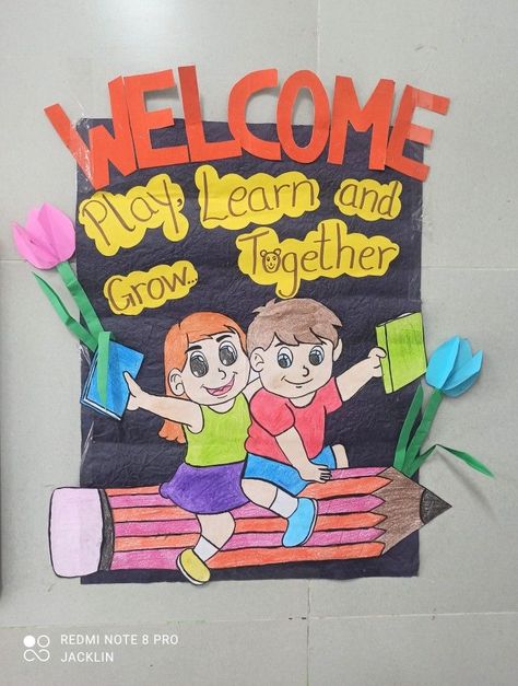 Well Come Back To School Board, Craft Ideas For Classroom Decoration, Welcome In Kindergarten Decoration, School Reopening Ideas, Soft Board Ideas For Kindergarten, Softboard Ideas For Kindergarten, School Reopening Decoration Ideas, Welcome Back To School Board Ideas, Welcome To Class Decoration