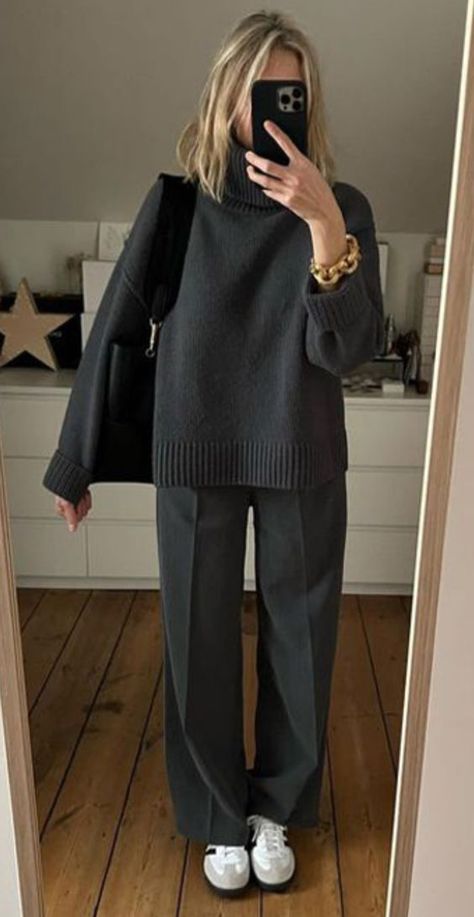 Black Turtleneck Outfit Classy, Gray Outfit Combination, Grey Samba Outfit, Autumn Outfits With Loafers, Gray Knit Skirt Outfit, Business Casual Autumn Outfits, Minimal Office Outfit, Cold Weather Outfits Classy, Trousers And Sweater Outfit