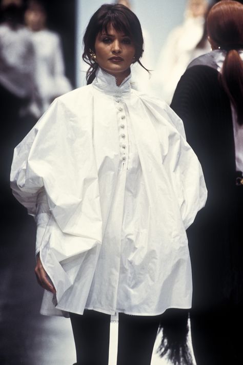 Helena / Gianfranco Ferre RTW F/W 1993 High Collar Blouse, Helena Christensen, Gianfranco Ferre, Beauty And Fashion, John Galliano, Fashion Design Clothes, White Shirts, Fashion Drawing, Summer Shirts