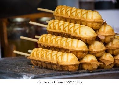 Waffle Dog, Easy Empanadas Recipe, Gourmet Appetizers, Waffle Maker Recipes, Hot Dog Recipes, Food Street, Healthy Coffee, Food Photography Tips, Xmas Food