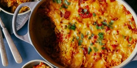 Need an easy crowd-pleasing side? Whip up Ree's one-pot rice casserole. Pioneer Woman Mexican Rice, Crockpot Mexican, Mexican Rice Casserole, Mexican Chicken And Rice, Canning Whole Tomatoes, Rice Casserole Recipes, Rice Recipes For Dinner, Food Network Canada, Crowd Pleasing Recipes