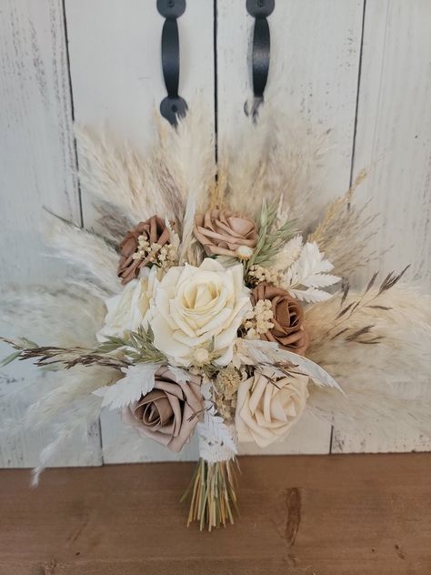 Wedding Bouquet Pampas, Pampas Grass Wedding Bouquet, Grass Wedding Bouquet, Wedding Bouquet Champagne, Wedding Bouquet White, White Pampas, Pampas Grass Wedding, Grass Bouquet, Pampas Grass Bouquet