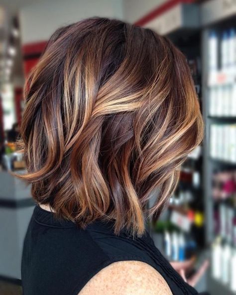 Hair Color Ideas For Brunettes Short, Rambut Brunette, Fesyen Rambut, Brunette Balayage, Vlasové Trendy, Brown Hair With Blonde Highlights, Hair Color For Women, Balayage Brunette, Penteado Cabelo Curto