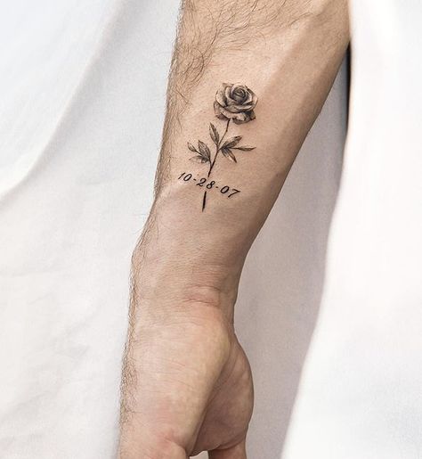 Rosen Tattoo Mann, Family Tattoos For Men, Simple Forearm Tattoos, Eine Rose, Tatuagem Masculina Pequena, Brother Tattoos, Rose Tattoos For Men, Small Rose Tattoo, Inspiration Tattoos