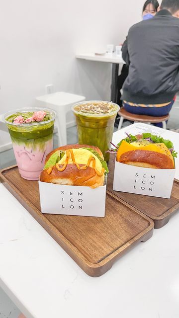 Sandwich Cafe Aesthetic, Sandwich Coffee Shop, Coffee Shop Sandwiches, Korean Coffee Shop Aesthetic, Korean Cafe Drinks, Korean Cafe Food, Kiwi Sauce, Cafe Sandwiches, Matcha Business