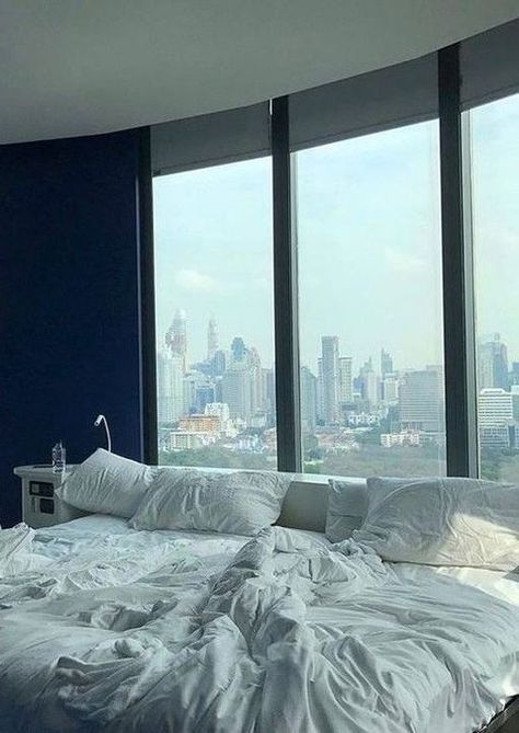 Avengers Tower Bedroom, Tower Bedroom, Avengers Headquarters, Avengers Bedroom, Avengers Tower, Walton House, Cosy Bed, Big Bedrooms, Big Beds