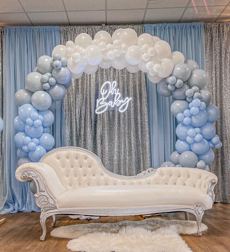 Boy Baby Shower Ideas Winter, Cinderella Quince, Baby Blue Quinceanera, Balloon Flower Decorations, Quince Decor, Sweet 15 Party Ideas Quinceanera, Sweet 15 Party Ideas, Sweet 16 Party Decorations, Blue Party Decorations