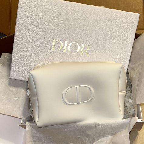 Brand New White Dior Cosmetic Bag/Pouch From Dior Beauty. Fabric Is Similar To Neoprene. It’s A Very Nice And Spacious Beautiful Authentic Dior Beauty Pouch From The Makeup Line. Will Ship In A Beautiful Dior Box As Pictured. Please Combine With Other Dior Pouches Listed. Makeup Bag Dior, Dior Cosmetic Bag, Dior Makeup Pouch, Cosmetic Bag Aesthetic, Skincare Pouch, Aesthetic Makeup Bag, Dior Makeup Bag, Dior Products, Luxury Pouch