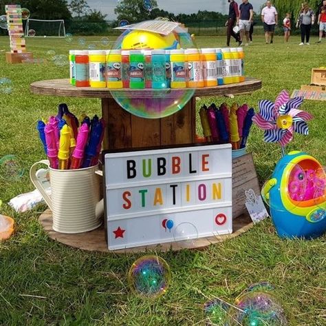 3rd Birthday Party At The Park, Park Party Table Set Up, 2nd Bday Party Activities, 2nd Bday Activities, Balcony Balloon Decoration, Outside Birthday Party Activities, Backyard Birthday Party Activities, Kids Garden Party Games, Bubble Party Games