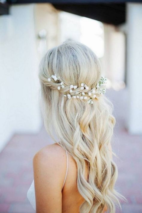 Gorgeous Bridal Hair Accessories We Know You’ll Love | PreOwned Wedding Dresses Curled Prom Hair, Strapless Dress Hairstyles, Engagement Hairstyles, Curls For Long Hair, Wedding Hairstyles Half Up Half Down, Trendy Wedding Hairstyles, Wedding Hair Flowers, Wedding Hair Down, Long Blonde